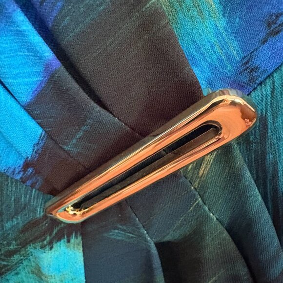 Beautiful wrap over style long sleeve dress, - Picture 3 of 4